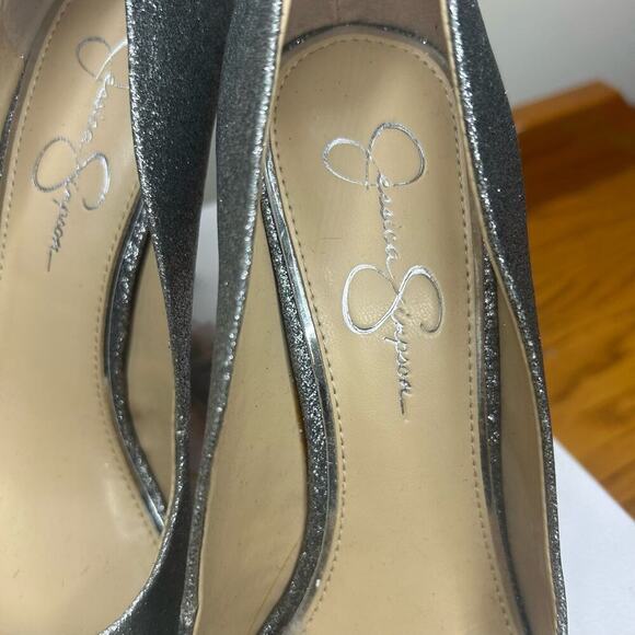 Jessica Simpson Silver Metallic Size 8.5 Pumps - Picture 5 of 7